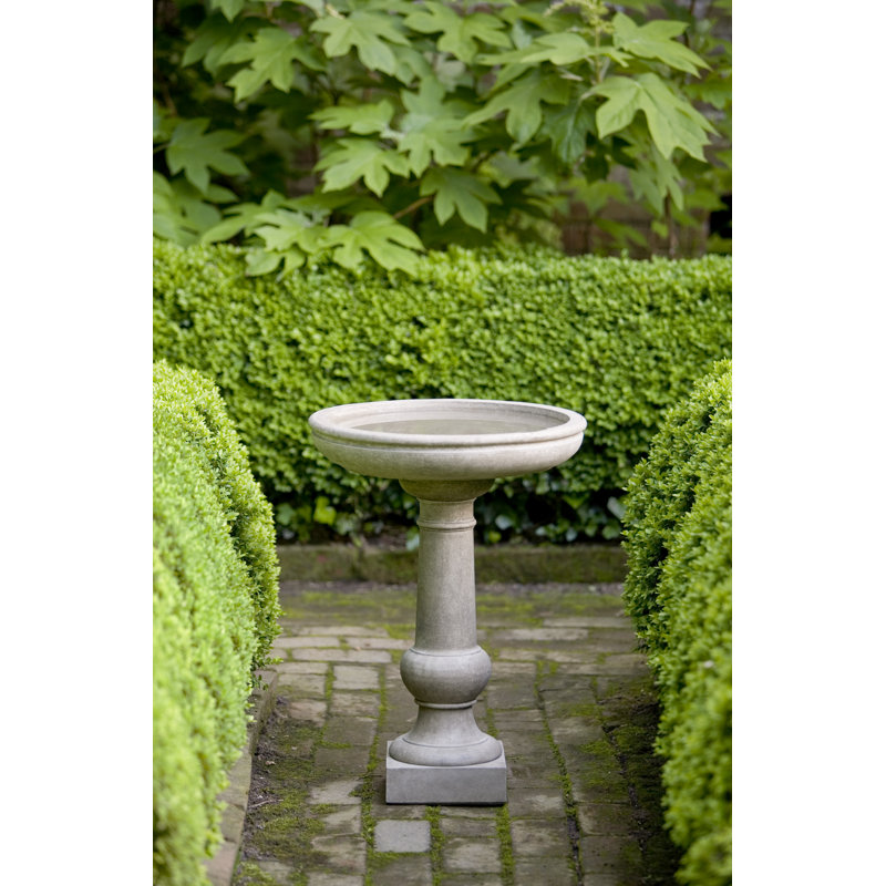 Venezia tiered cast stone fountain Italian villa garden centerpiece